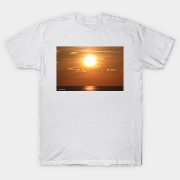 'Sunset over the Bahamas' T-Shirt by jerrykirk